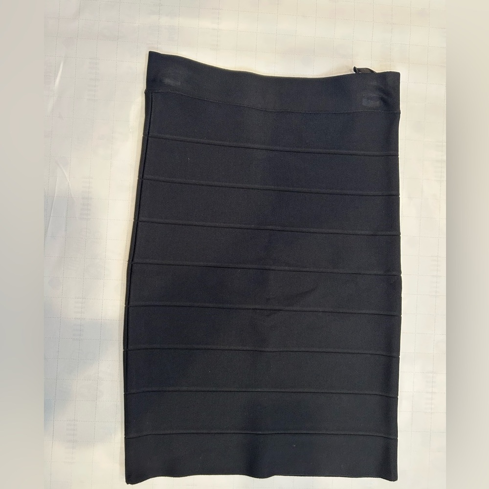BCBGMAXAZARIA BANDEAU SKIRT IN BLACK